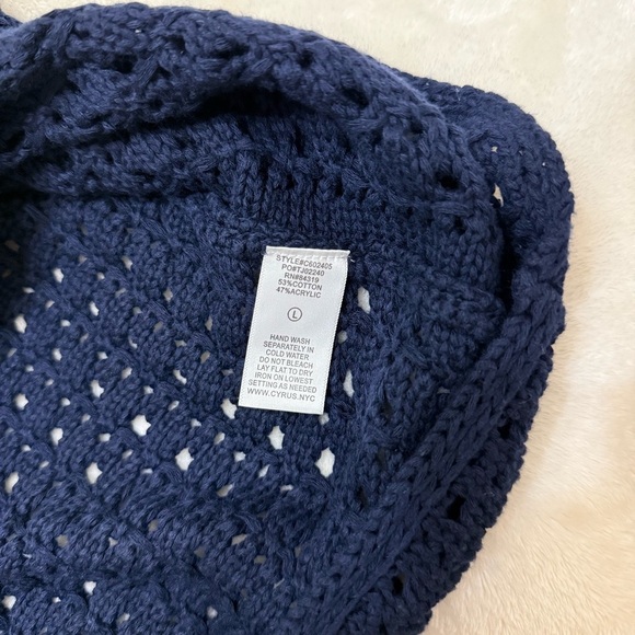 Cyrus Women's Deep Blue V-Neck Knit Sweater Vest Large Style: C602405 - Picture 6 of 6